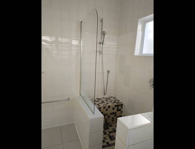 1 bed property to rent in VREDEHOEK